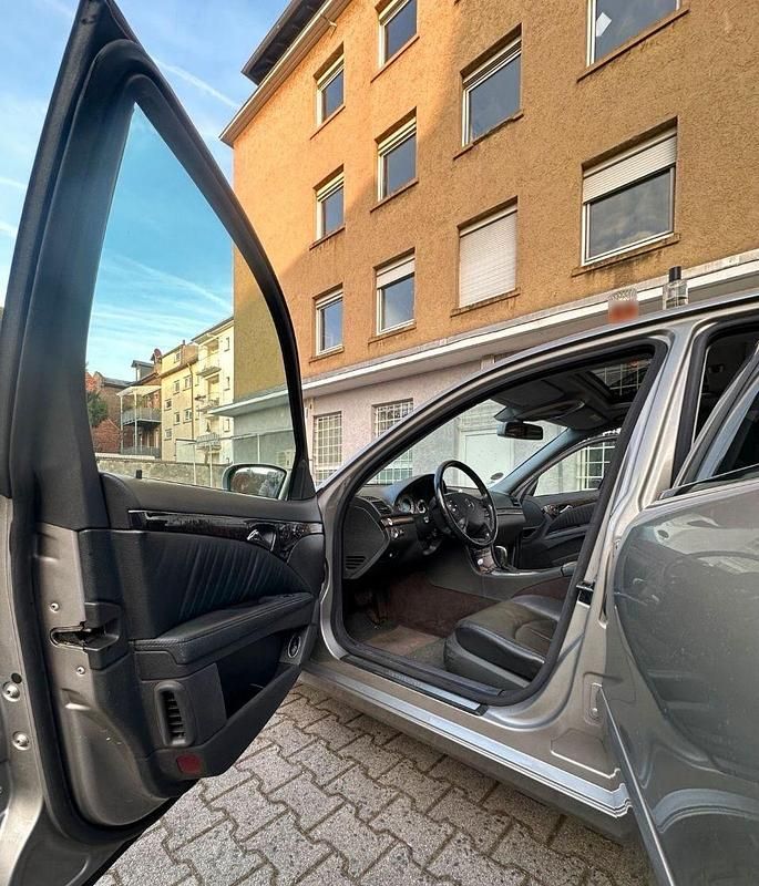 Gebraucht Mercedes E320 224 PS (164 kW) 2002 Andere farben Limousine