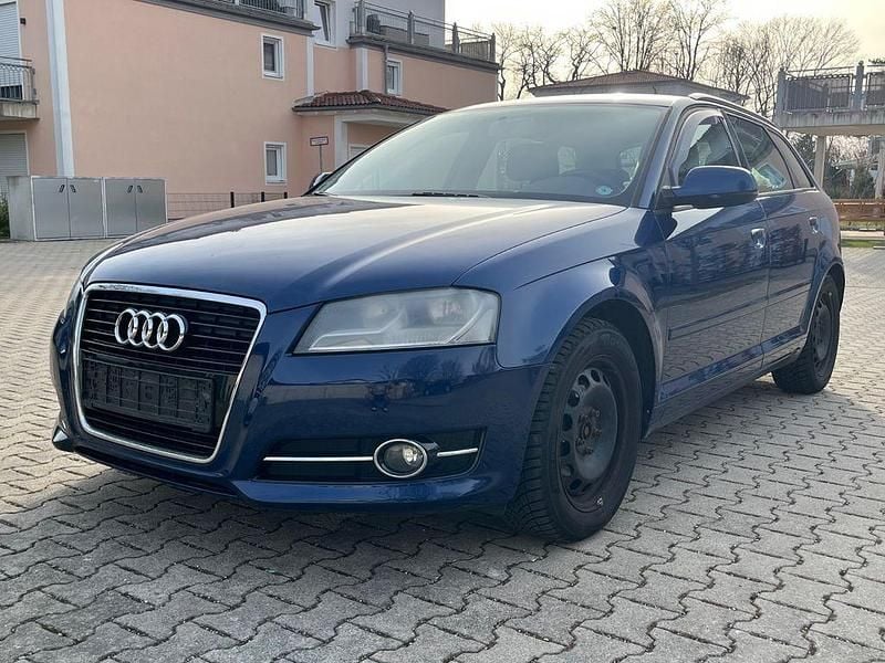 Gebraucht Audi A3 Sport 105 PS (77 kW) 2013 Blau Limousine