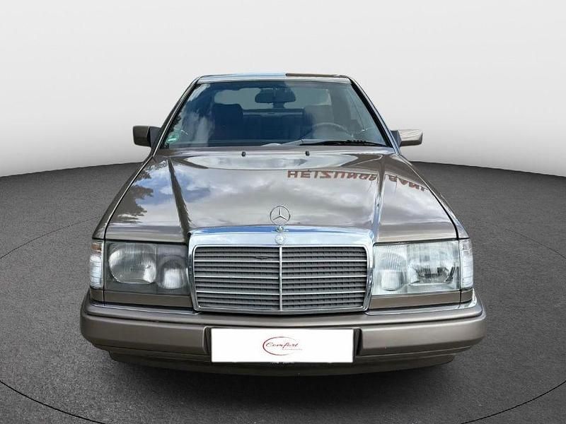 Używany Mercedes E300 179 KM (131 kW) 1990 Brązowy Coupe