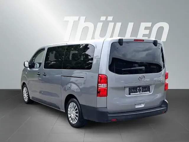 Gebraucht Toyota Proace Verso 144 PS (105 kW) 2024 Grau Kombi