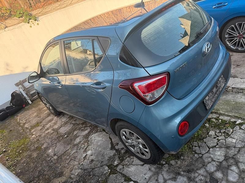 Blau Gebraucht 2019 Hyundai i10 Kleinwagen | 3.200 € - Bild 1/4