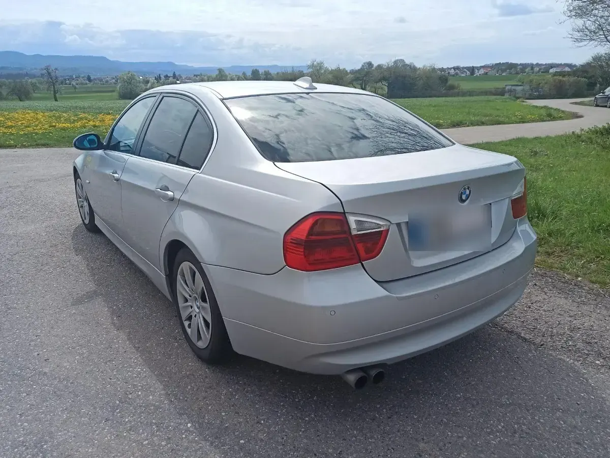 Używany BMW 325 218 KM (160 kW) 2007 Srebrny Sedan/Limuzyna
