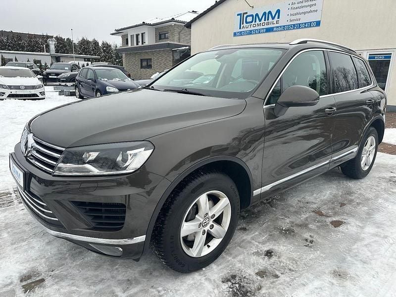 Schwarz Gebraucht 2016 VW Touareg Terrain Tech SUV | 23.990 € (Fairer Preis) - Bild 1/4