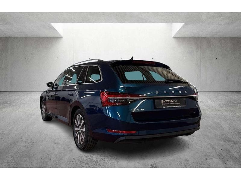 Gebraucht Skoda Superb Style 218 PS (160 kW) 2022 Blau Kombi