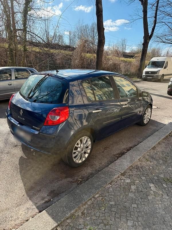 Gebraucht Renault Clio II 80 PS (58 kW) 2008 Blau Kleinwagen