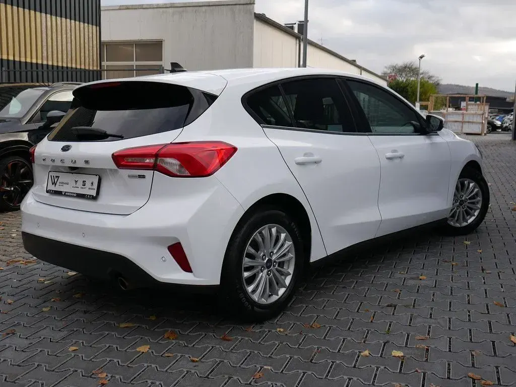 Käytetty Ford Focus Titanium S 155 HP (114 kW) 2020 Valkoinen Sedan