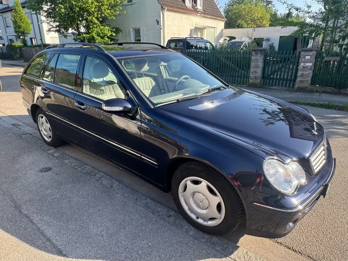 Gebraucht Mercedes C180 Elegance 143 PS (105 kW) 2004 Blau Kombi