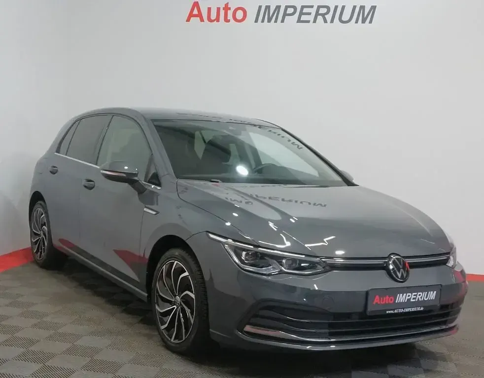 Gebraucht VW Golf VIII Style 131 PS (96 kW) 2023 Grau Limousine