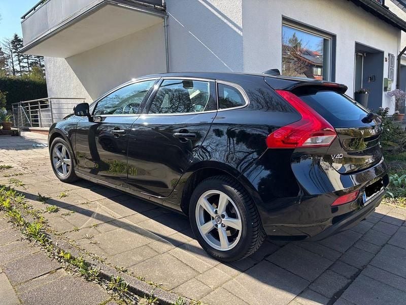 Gebraucht Volvo V40 120 PS (88 kW) 2015 Schwarz Limousine