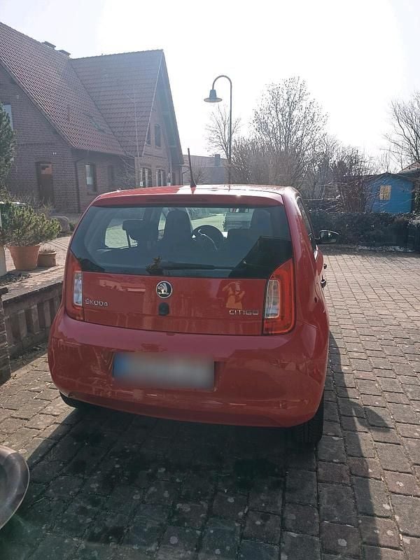 Gebraucht Skoda Fabia 59 PS (43 kW) 2016 Rot Kleinwagen