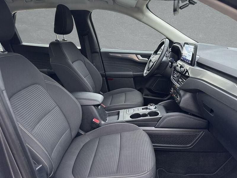 Gebraucht Ford Kuga Titanium 152 PS (111 kW) 2021 Lackierung (metallic) SUV