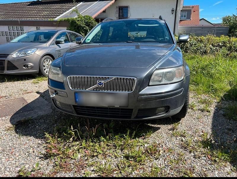 Grau Gebraucht 2006 Volvo V50 Kombi | 3.200 € (Fairer Preis) - Bild 1/4