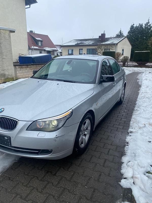 Gebraucht BMW 523 190 PS (139 kW) 2007 Silber Limousine