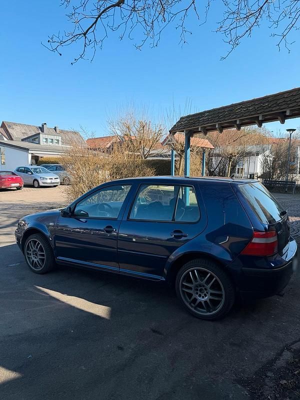 Gebraucht VW Golf IV 101 PS (74 kW) 2003 Blau Kleinwagen