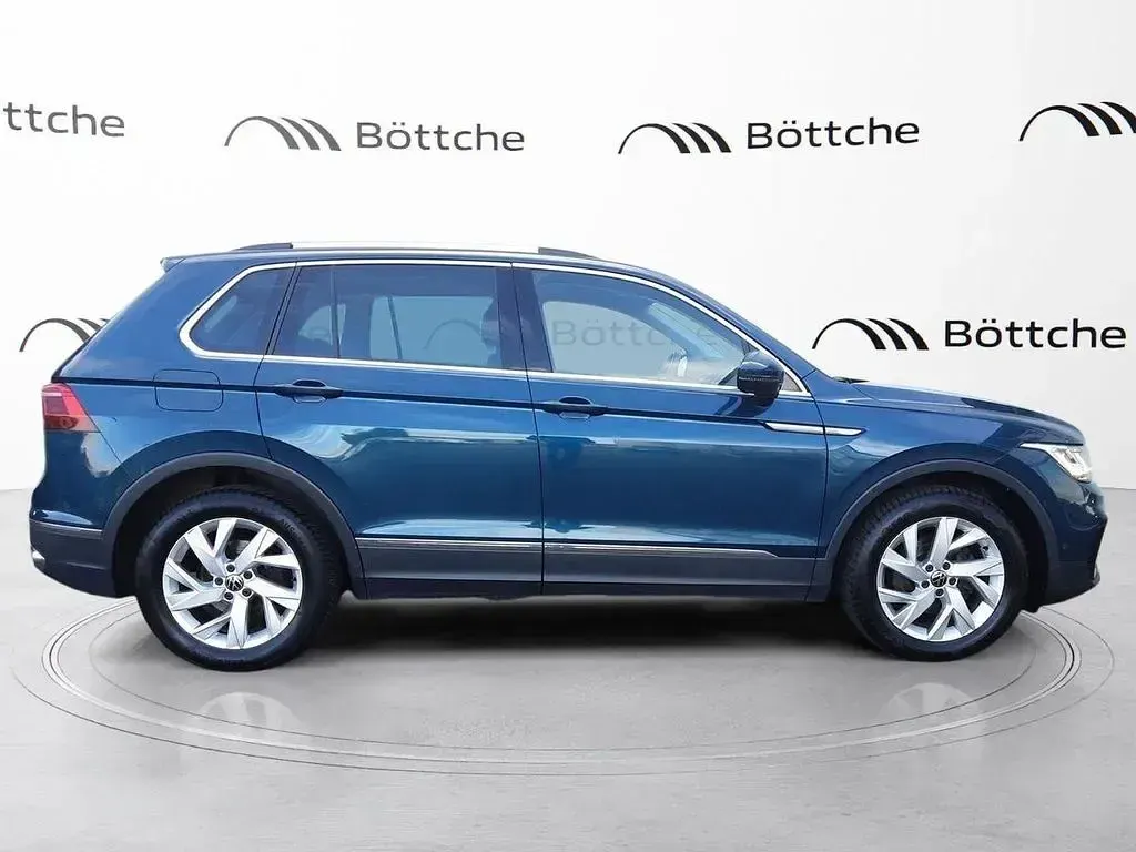 Gebraucht VW Tiguan Elegance 150 PS (110 kW) 2022 Nightshade blue SUV