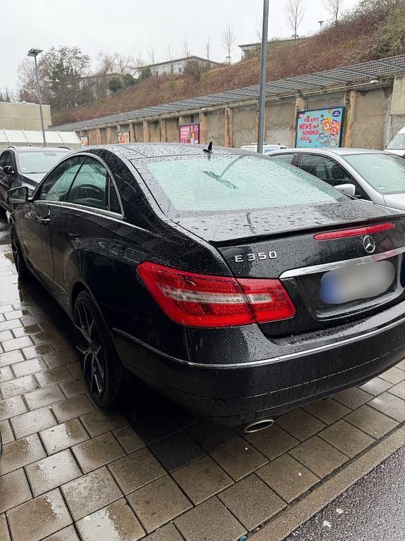 Gebraucht Mercedes E350 265 PS (194 kW) 2010 Schwarz Coupé