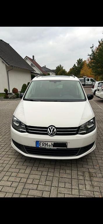 Weiß Gebraucht 2013 VW Sharan Match Van / Kleinbus | 10.000 € (Etwas zu teuer) - Bild 1/4
