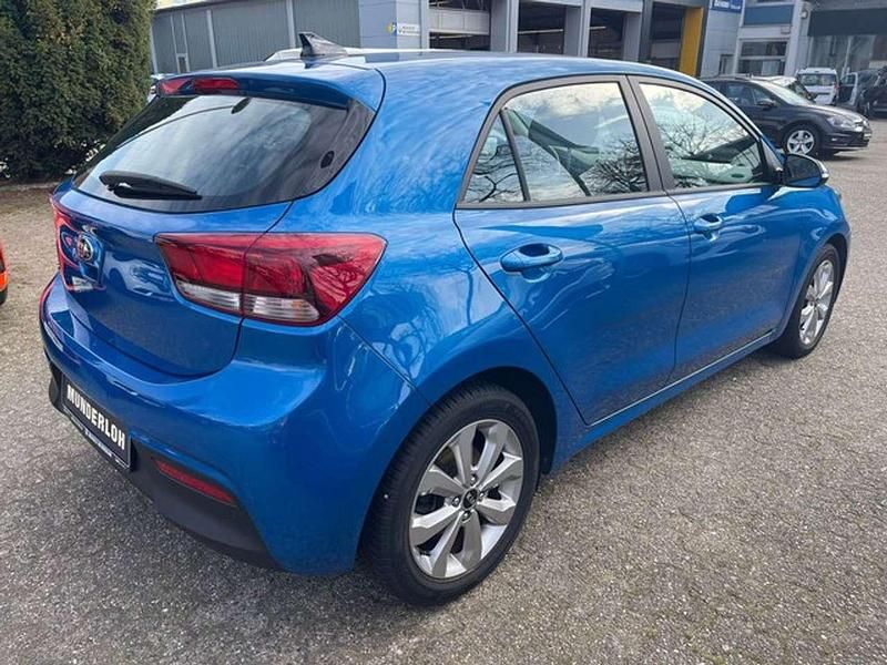 Gebraucht Kia Rio Vision 101 PS (74 kW) 2021 (spb) bathysblau met. Limousine