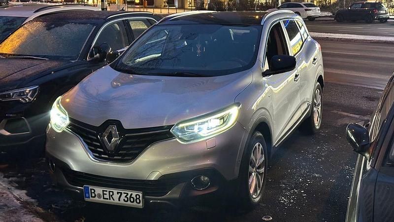 Grau Gebraucht 2016 Renault Kadjar Bose Edition SUV | 11.700 € (Fairer Preis) - Bild 1/4