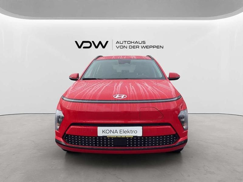 Neu Hyundai Kona Advantage 114 kW (156 PS) 2025 Engine red (rot) SUV
