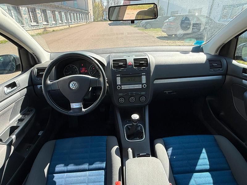 Second-hand VW Golf 122 CP (89 kW) 2007 Negru Coupe