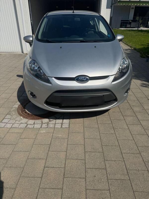 Silber Gebraucht 2012 Ford Fiesta Trend Kleinwagen | 2.900 € (Superpreis) - Bild 1/4