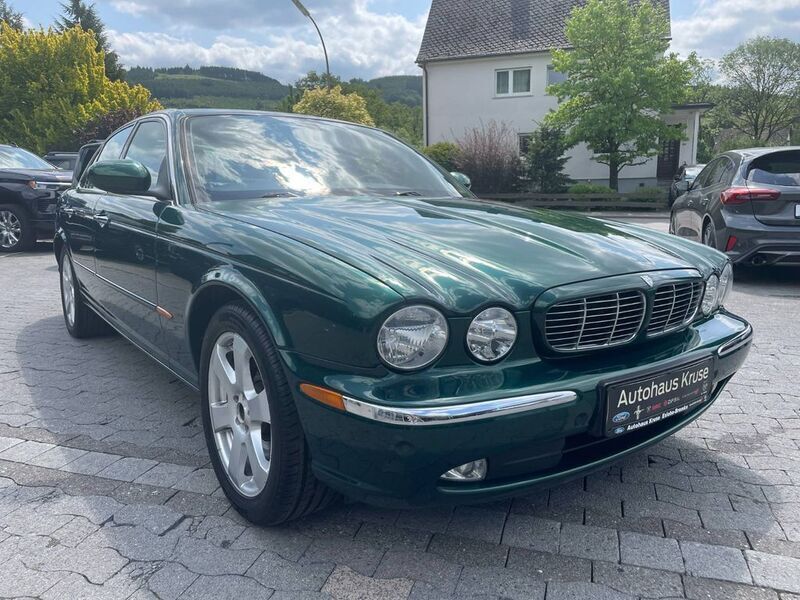 Grün Gebraucht 2005 Jaguar XJ8 Limousine | 16.750 € (Fairer Preis) - Bild 1/4