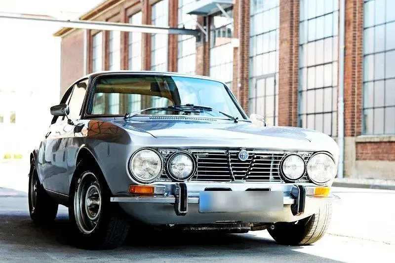 Gebraucht Alfa Romeo 2000 131 PS (96 kW) 1975 Silber Coupé