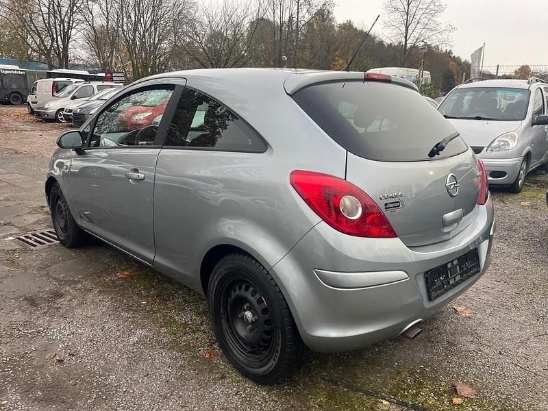 Używany Opel Corsa Innovation 69 KM (50 kW) 2011 Szary Hatchback