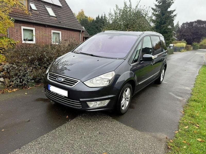 Grau Gebraucht 2010 Ford Galaxy Titanium Van / Kleinbus | 6.750 € (Fairer Preis) - Bild 1/4