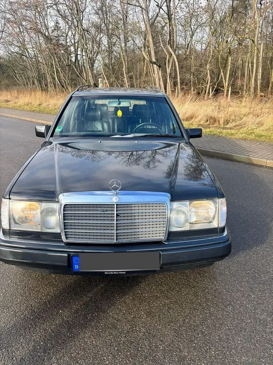 Gebraucht Mercedes E300 179 PS (131 kW) 1991 Grau Kombi