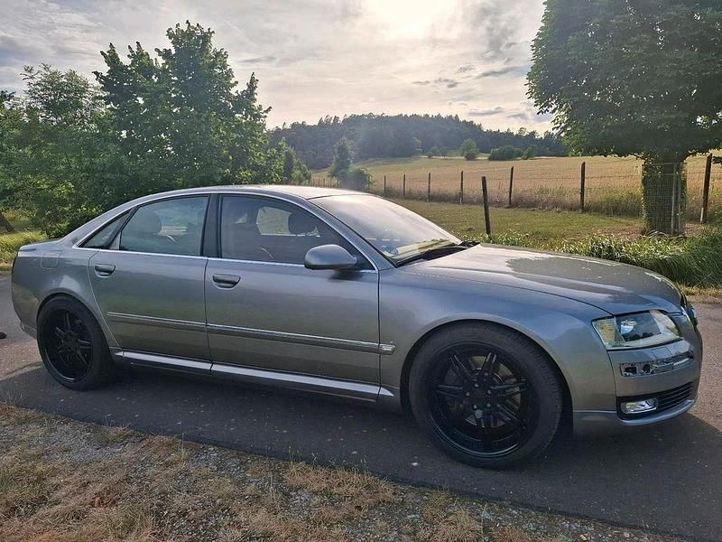 Grau Gebraucht 2003 Audi A8 Sport Limousine | 4.950 € - Bild 1/4