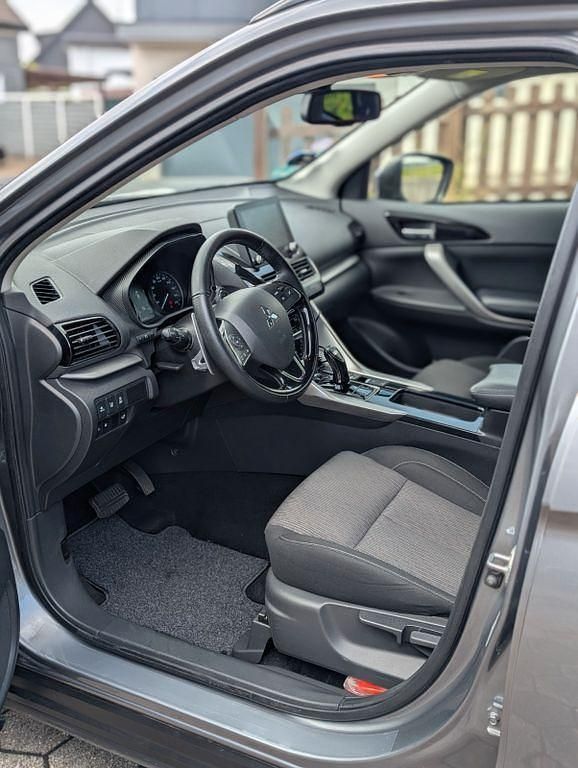 Gebraucht Mitsubishi Eclipse Cross Basis 188 PS (138 kW) 2022 Grau SUV