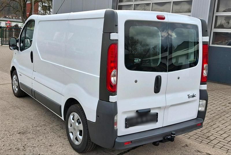 Gebraucht Renault Trafic 115 PS (84 kW) 2012 Weiß Van / Kleinbus