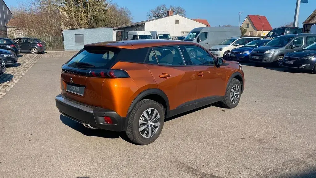 Gebraucht Peugeot 2008 Active 131 PS (96 kW) 2021 Orange SUV