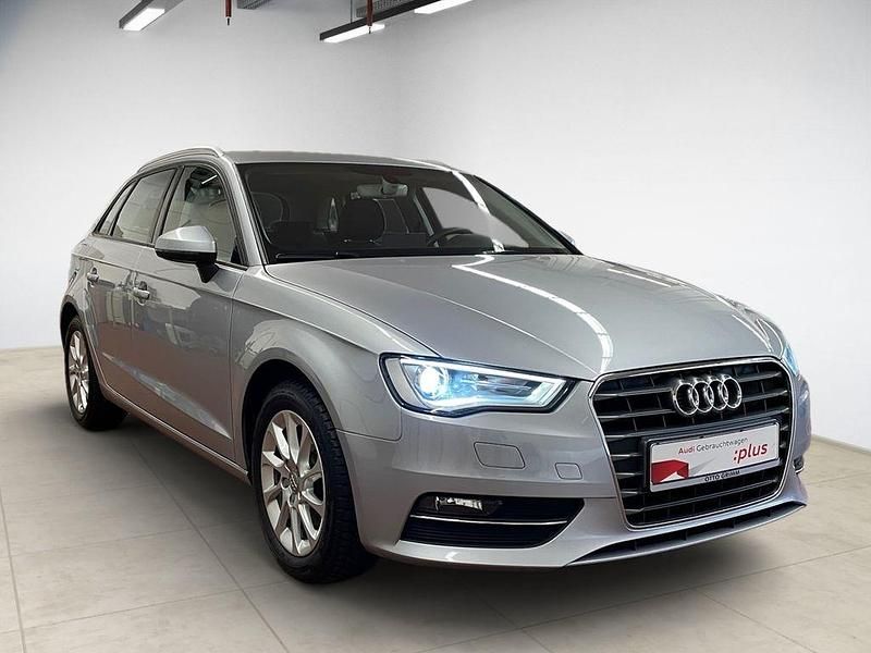 Gebraucht Audi A3 Attraction 125 PS (91 kW) 2016 Silber Limousine