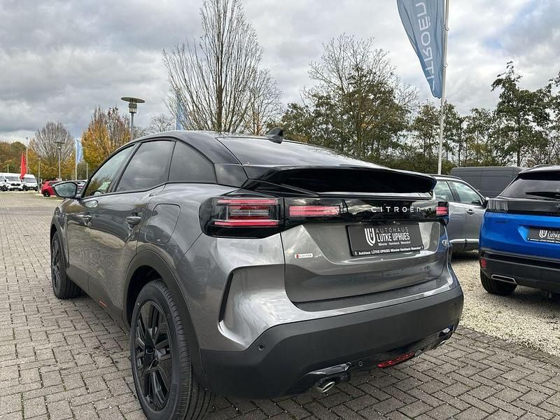 Neu Citroën C4 145 PS (106 kW) 2025 Grau Limousine