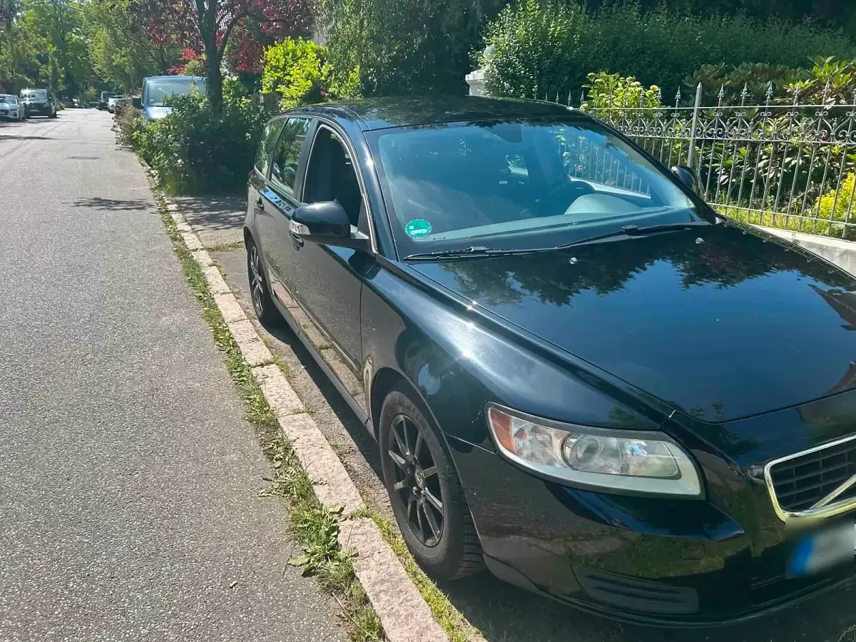 Gebraucht Volvo V50 114 PS (83 kW) 2010 Schwarz Kombi