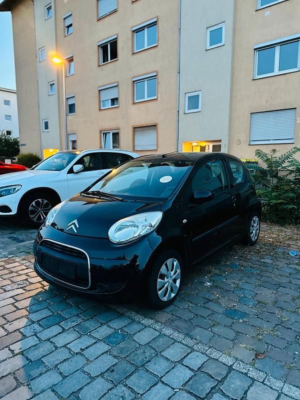 Grau Gebraucht 2009 Citroën C1 Kleinwagen | 1.580 € (Guter Preis) - Bild 1/4