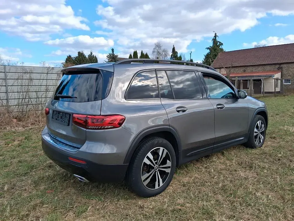 Gebraucht Mercedes GLB200 150 PS (110 kW) 2021 Grau SUV