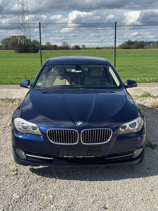 Blau Gebraucht 2011 BMW 525 Limousine | 6.500 € (Superpreis) - Bild 1/4