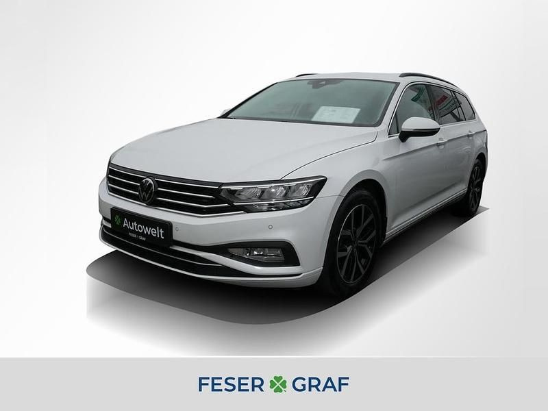Weiss Gebraucht 2022 VW Passat Business Kombi | 24.801 € (Fairer Preis) - Bild 1/4