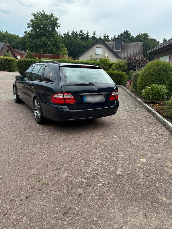 Gebraucht Mercedes E220 Classic 150 PS (110 kW) 2004 Blau Kombi