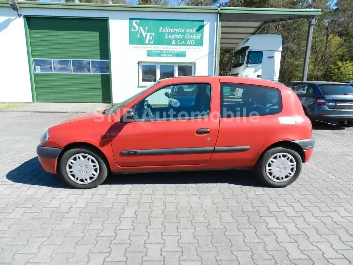 Usata Renault Clio II 75 CV (55 kW) 2000 Rosso Utilitaria
