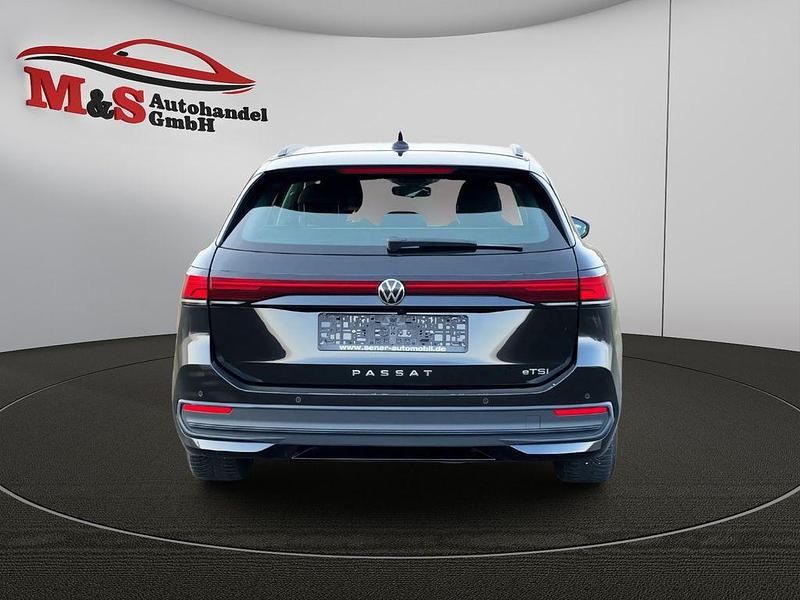 Gebraucht VW Passat 150 PS (110 kW) 2024 Schwarz Kombi