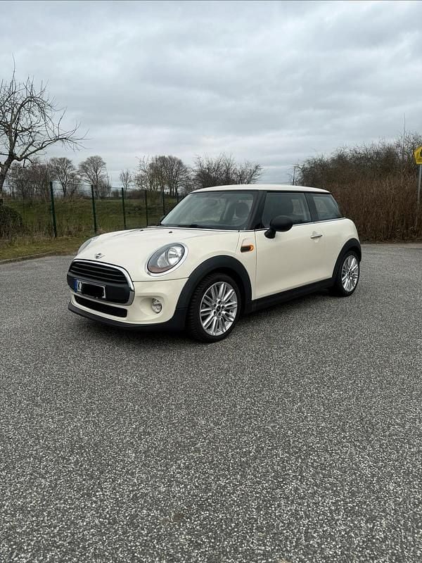 Gebraucht Mini Cooper 102 PS (75 kW) 2016 Weiß Kleinwagen