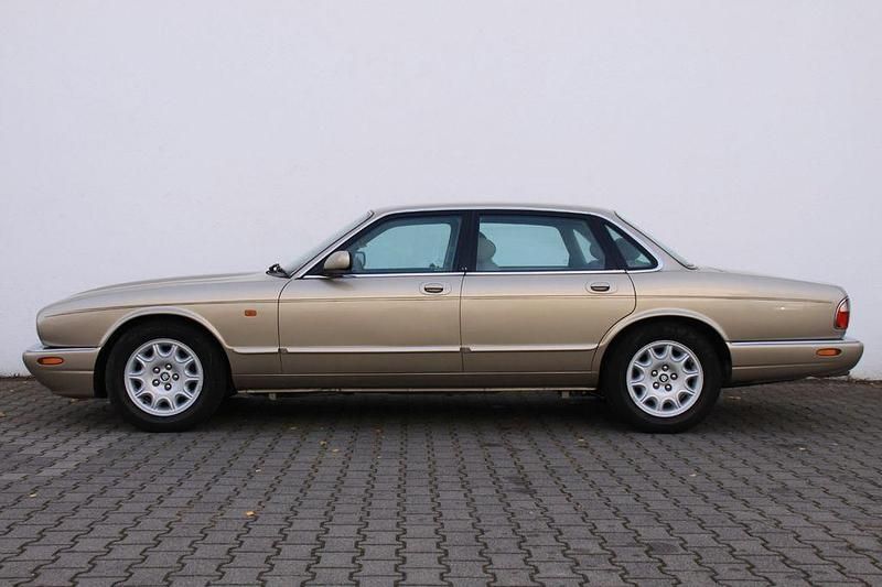 Gebraucht Jaguar XJ Executive 284 PS (208 kW) 1998 Gold Limousine