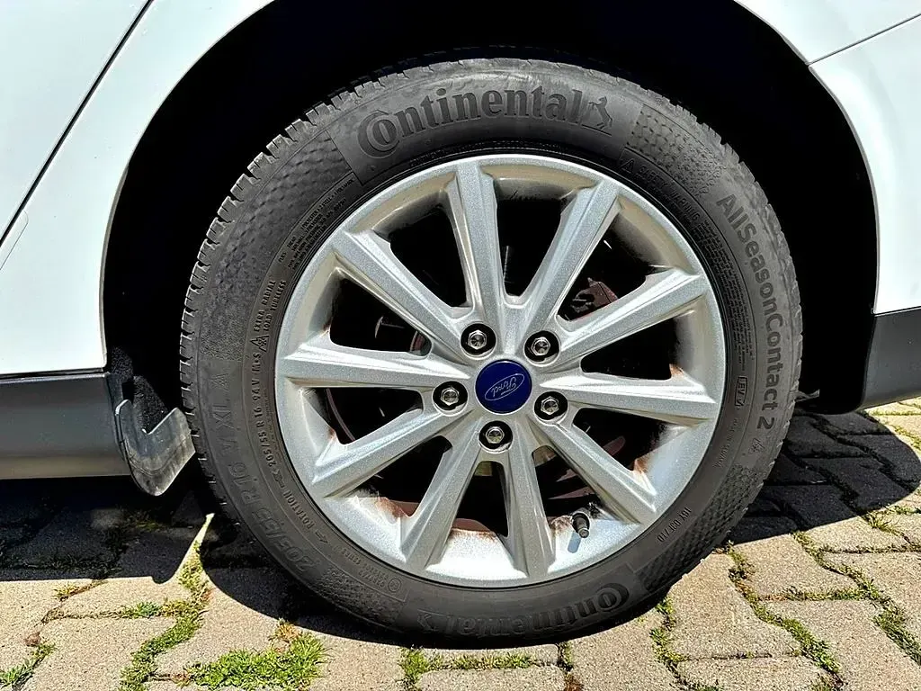 Gebraucht Ford Focus Titanium 125 PS (91 kW) 2017 Weiß Limousine