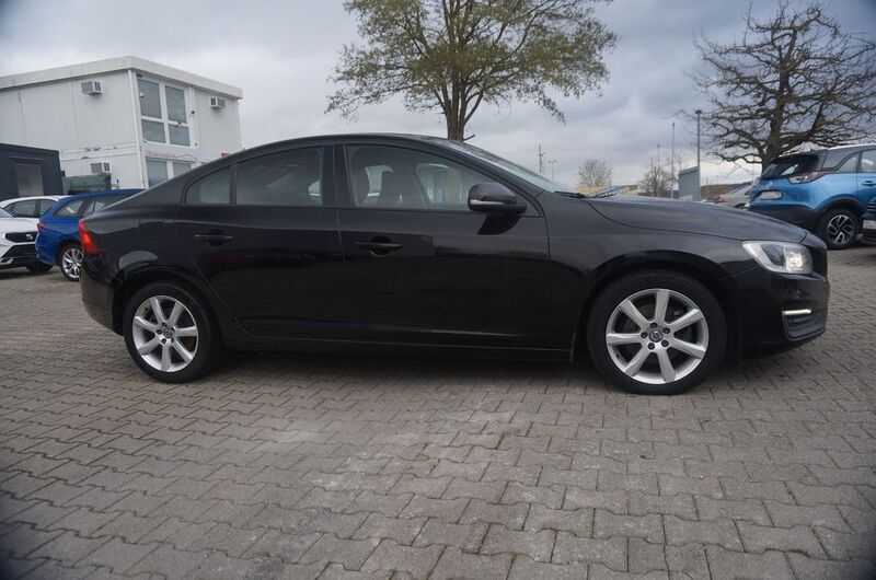 Schwarz Gebraucht 2016 Volvo S60 Business Edition Limousine | 11.950 € (Guter Preis) - Bild 1/4