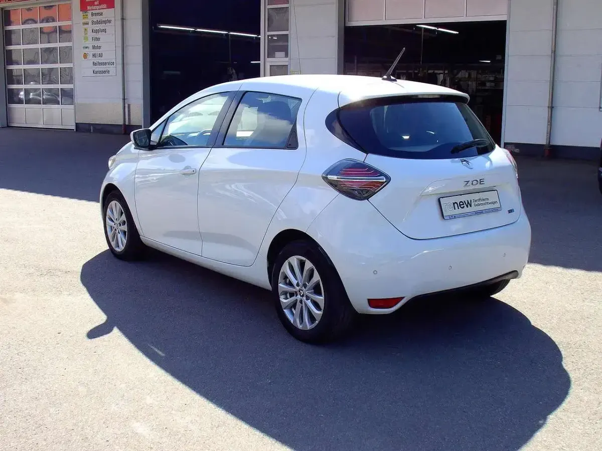 Gebraucht Renault Zoe Experience 80 kW (110 PS) 2022 Gletscherweiss Kleinwagen